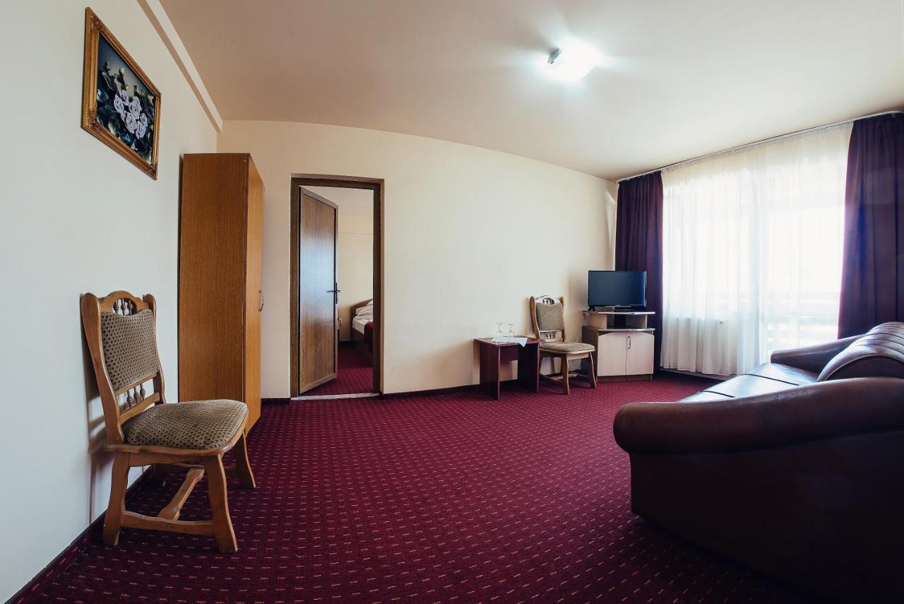 Hotel Casa Rubin à Gura Humorului Extérieur photo