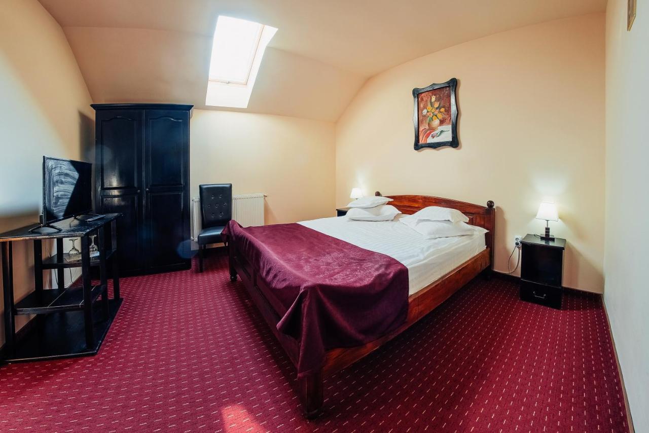Hotel Casa Rubin à Gura Humorului Extérieur photo