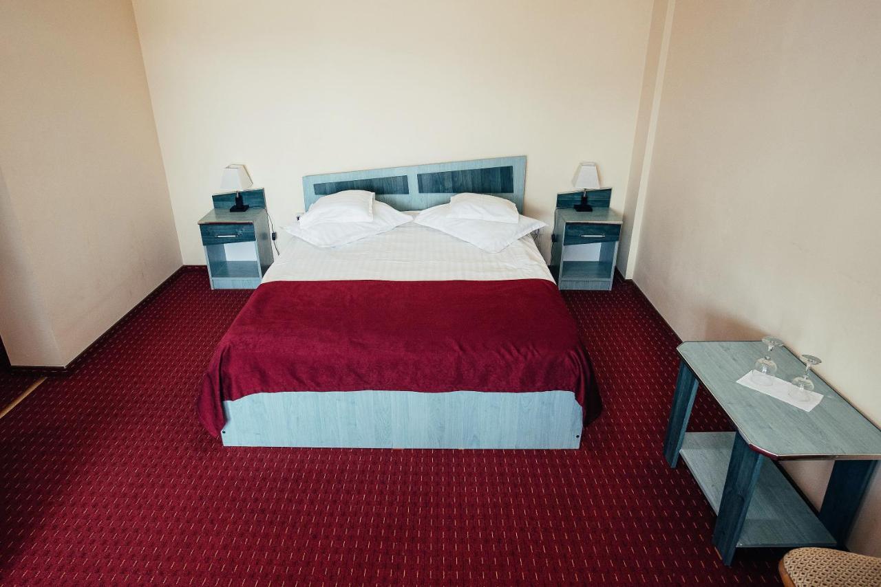 Hotel Casa Rubin à Gura Humorului Extérieur photo