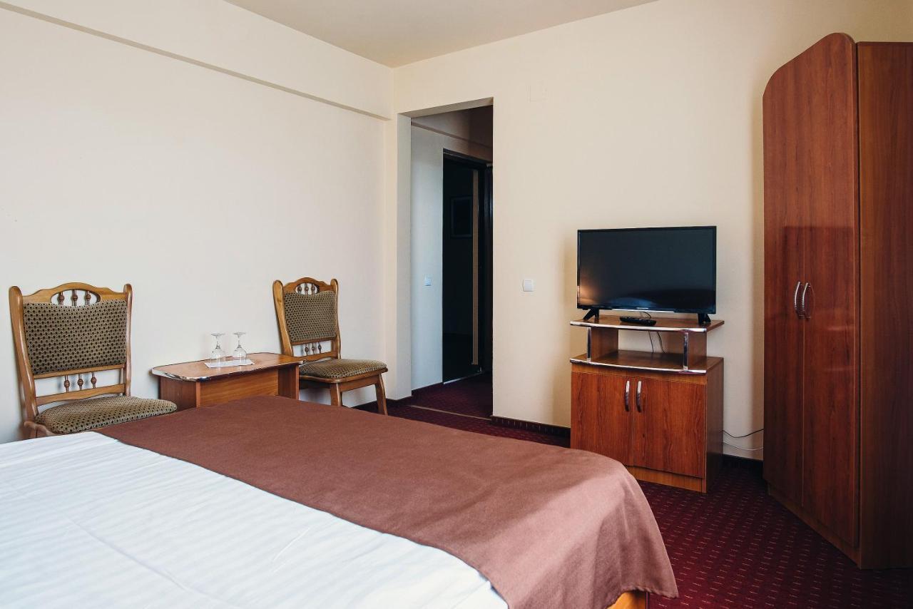 Hotel Casa Rubin à Gura Humorului Extérieur photo