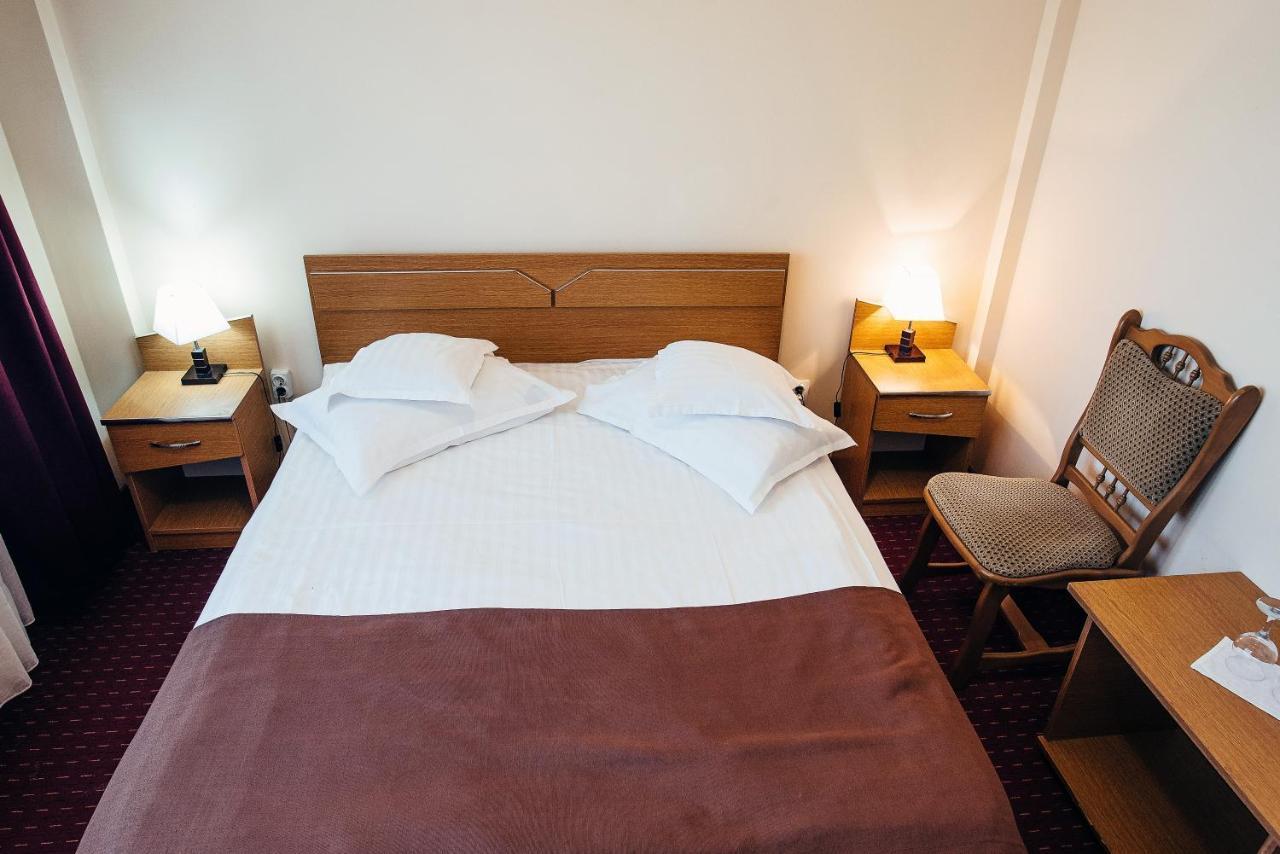 Hotel Casa Rubin à Gura Humorului Extérieur photo
