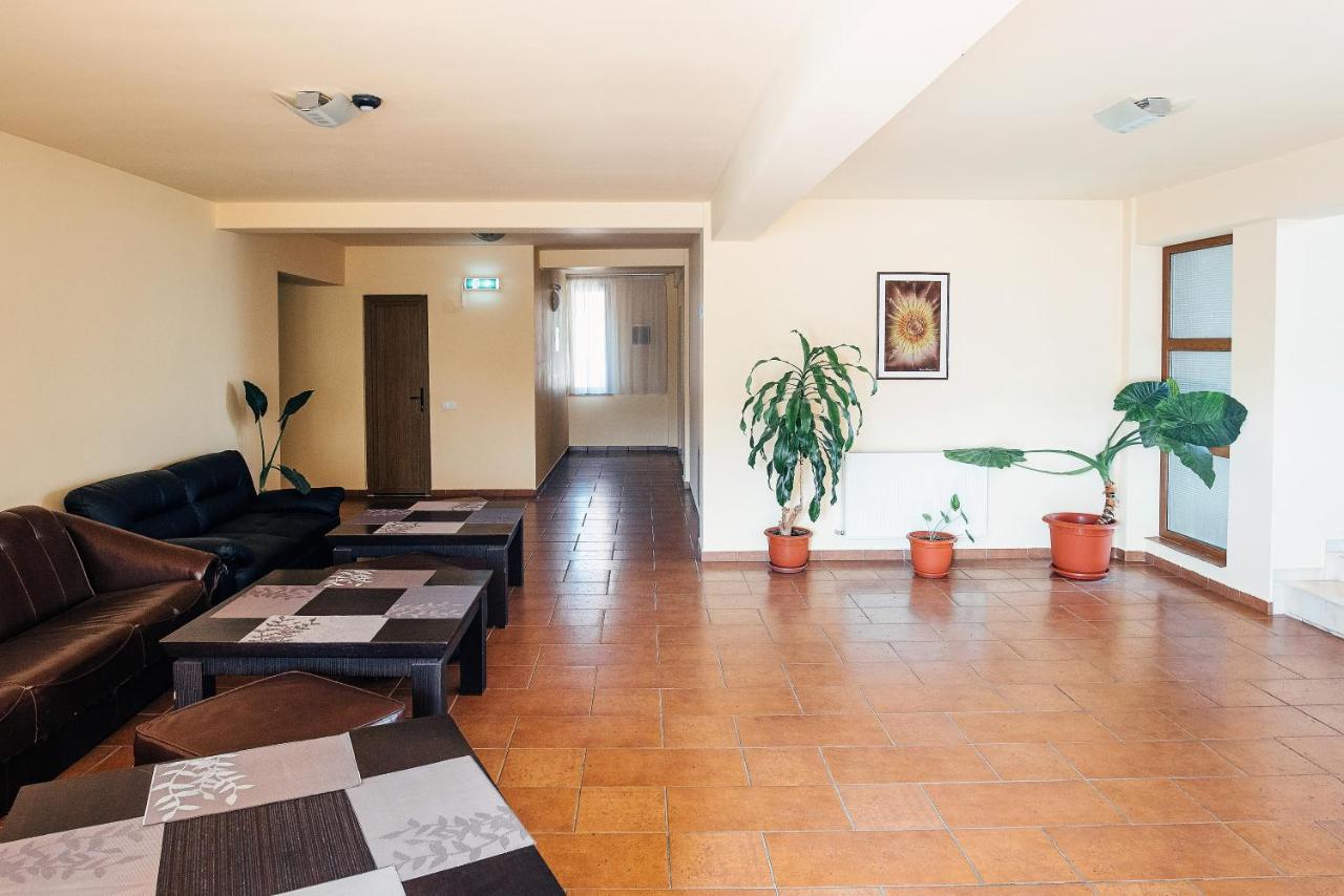 Hotel Casa Rubin à Gura Humorului Extérieur photo